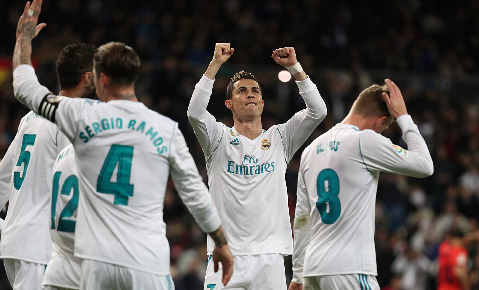 Giải thích hat-trick là gì trong bóng đá 2 hat-trick-la-gi-2